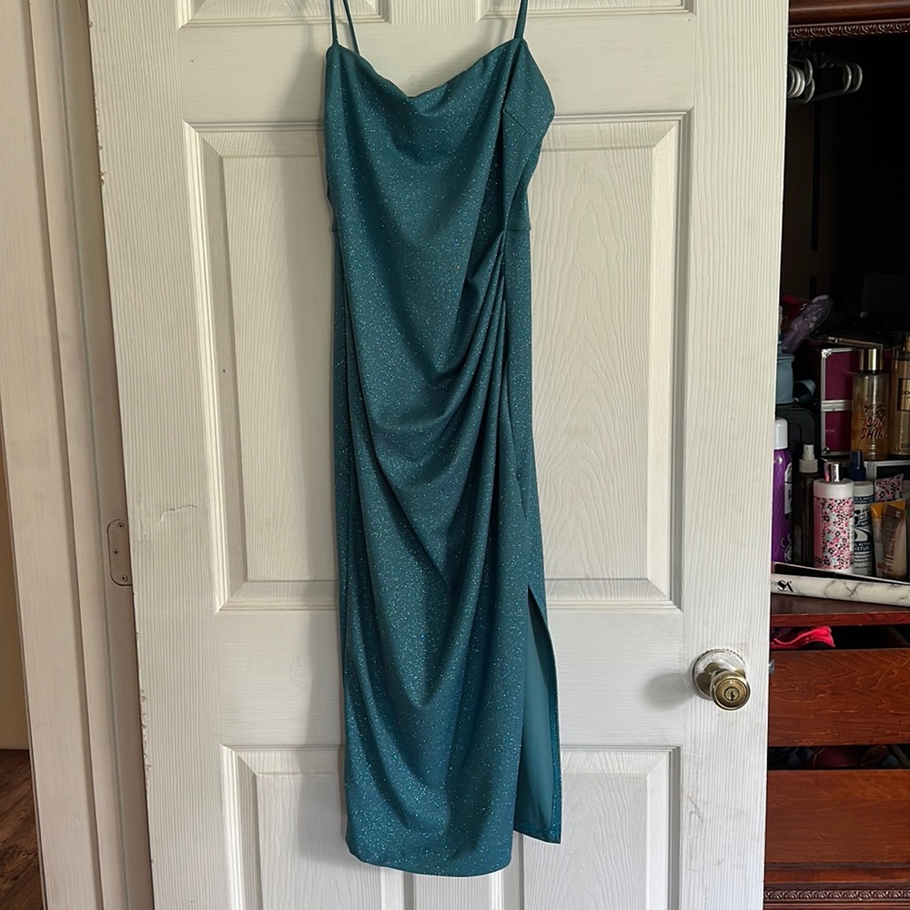 Brand : lovely day , color: blueish w/ glitter , size: small